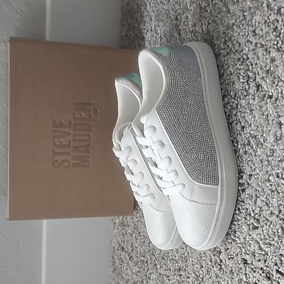 NIB Steve Madden Kids Silver Jroli blinged out Sneakers - Picture 4 of 9
